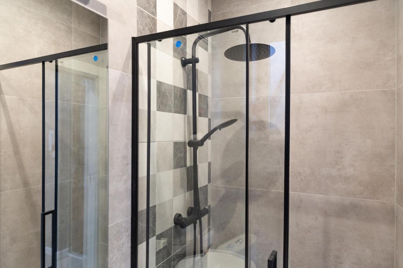 Shy But Shining! Lovely, Stylish & Fully Equipped. Appartement Krakau Buitenkant foto